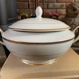 Mikasa Classic gold Fine China Casseroles